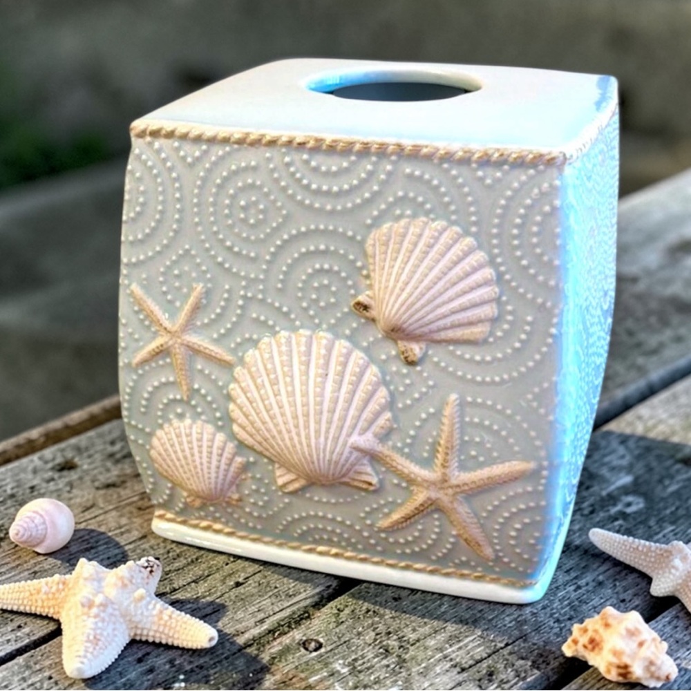 VINTAGE TISSUE BOX COVER Ceramic Starfish & Shells Ocean Beach House 3329-S